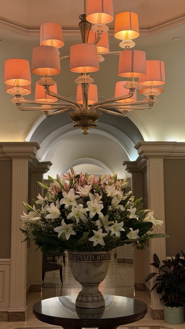 The lobby of the Houston Grand Hotel - River Oaks